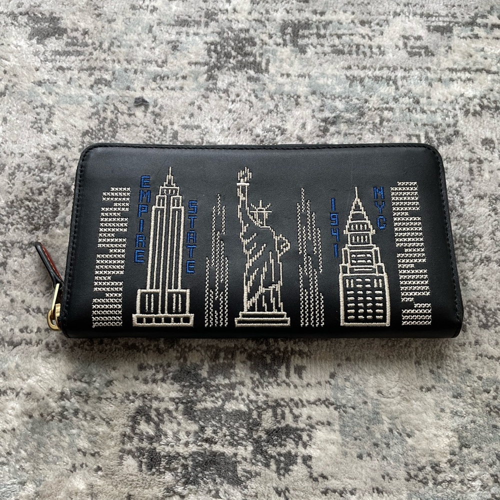 Coach Black Leather Wallet with NYC Landmark Design - Picture 1 of 7